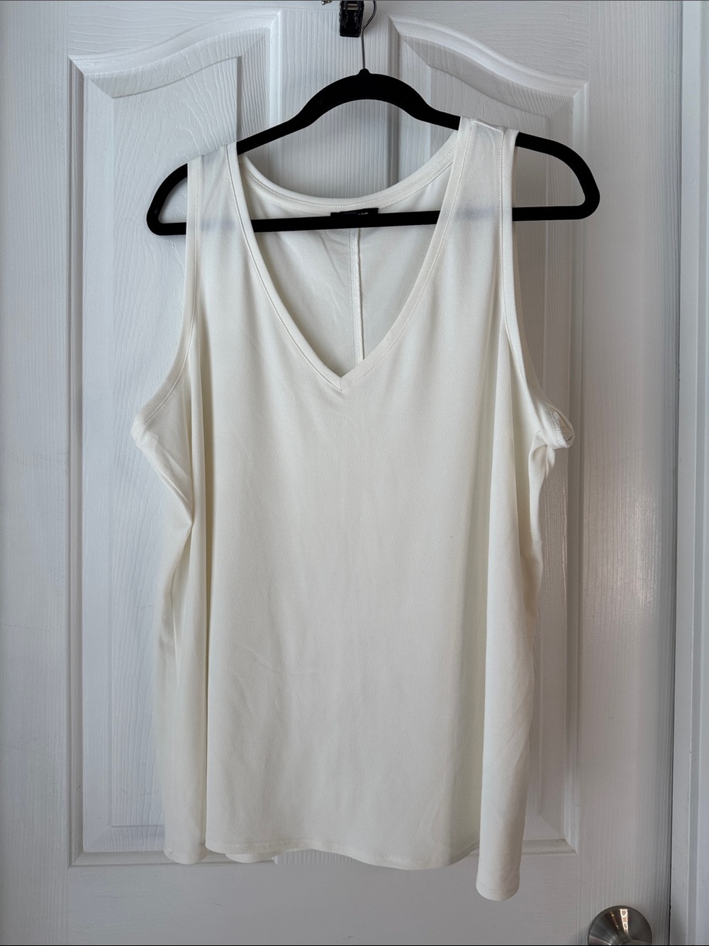 Express Women's Ivory V-Neck Sleeveless Camisole